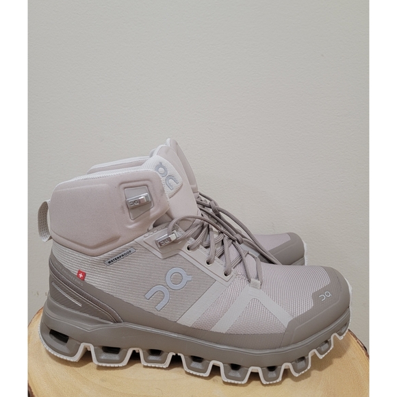 FREE PEOPLE × On Cloudrock Running  Waterproof Hiking Boots - Picture 5 of 13